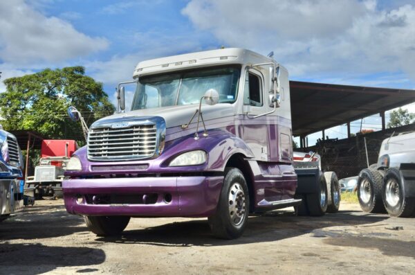 Freightliner Columbia 120 - Image 7