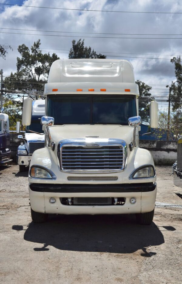 Freightliner Columbia 120 - Image 4
