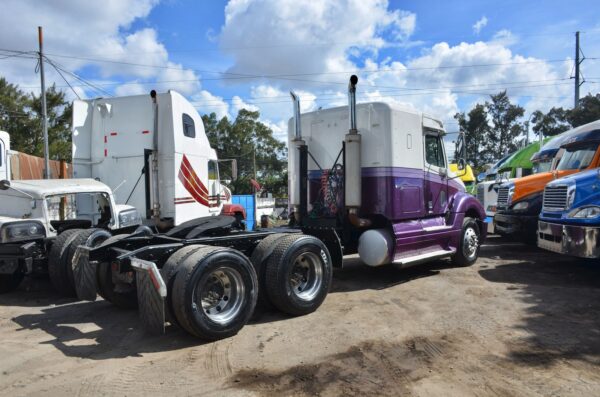 Freightliner Columbia 120 - Image 3