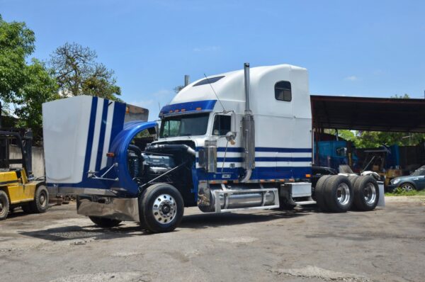 Freightliner Classic XL - Image 5