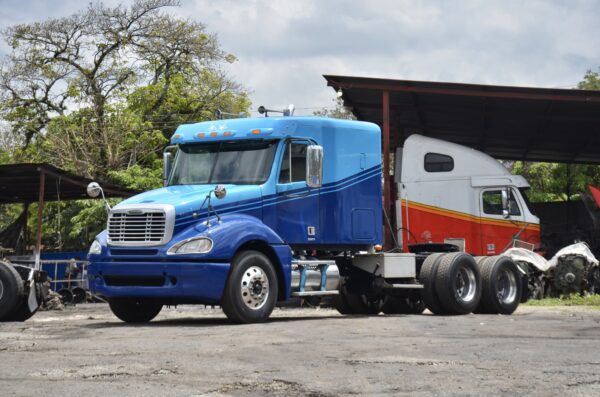 Freightliner Columbia 120