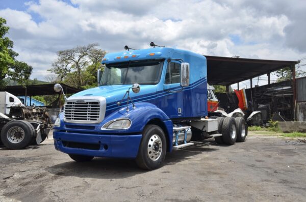 Freightliner Columbia 120 - Image 8