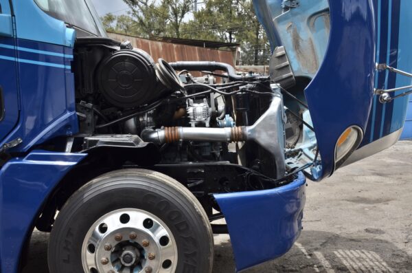 Freightliner Columbia 120 - Image 6