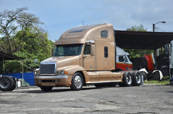 Freightliner Century Class ST - Image 18