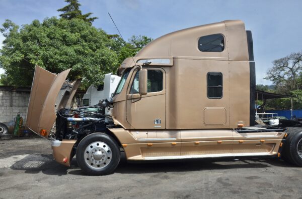 Freightliner Century Class ST - Image 4