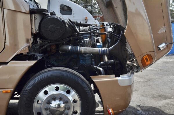 Freightliner Century Class ST - Image 6