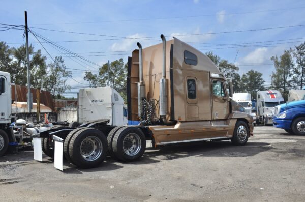 Freightliner Century Class ST - Image 14