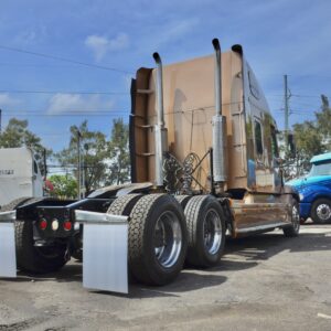 Freightliner Century Class ST - Image 12