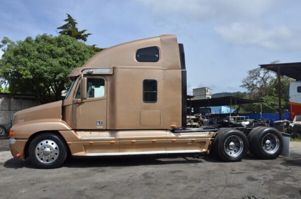 Freightliner Century Class ST - Image 8