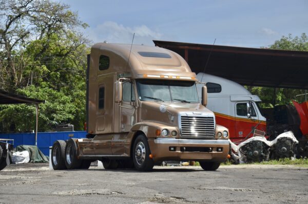 Freightliner Century Class ST