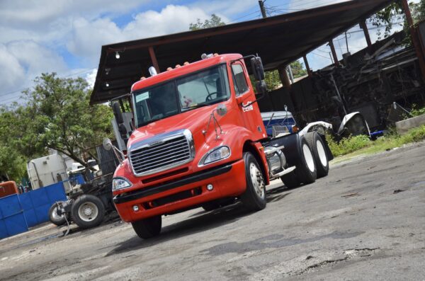 Freightliner Columbia 120