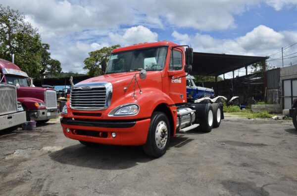Freightliner Columbia 120 - Image 22