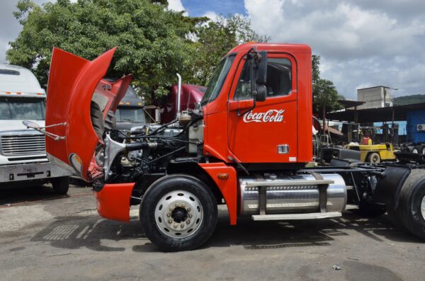 Freightliner Columbia 120 - Image 5