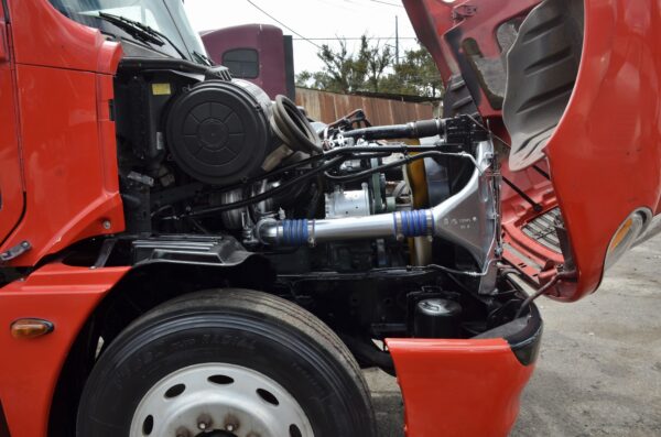 Freightliner Columbia 120 - Image 7