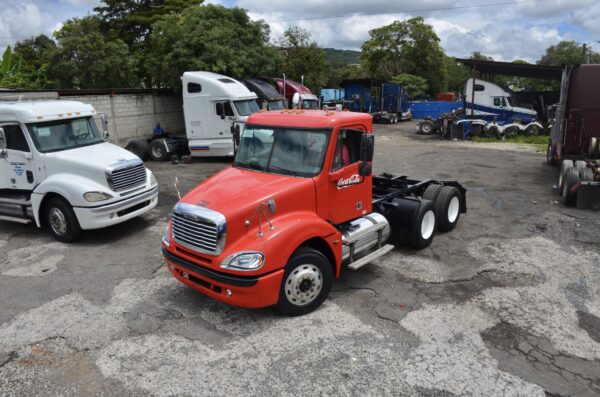 Freightliner Columbia 120 - Image 3
