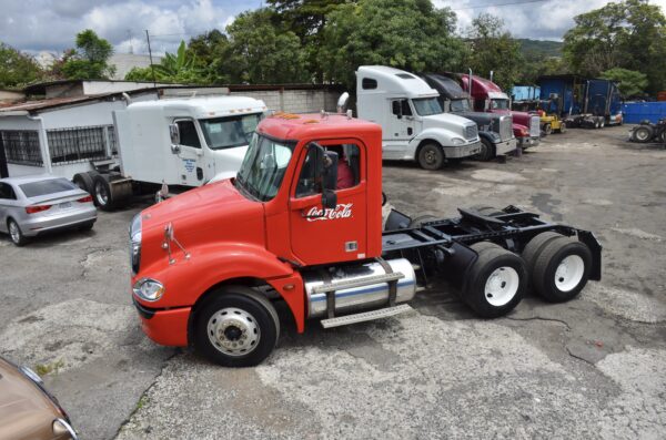 Freightliner Columbia 120 - Image 19