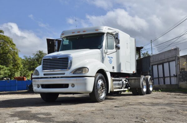 Freightliner Columbia 120 - Image 20